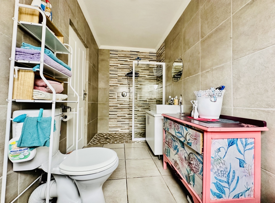 3 Bedroom Property for Sale in De Kelders Western Cape